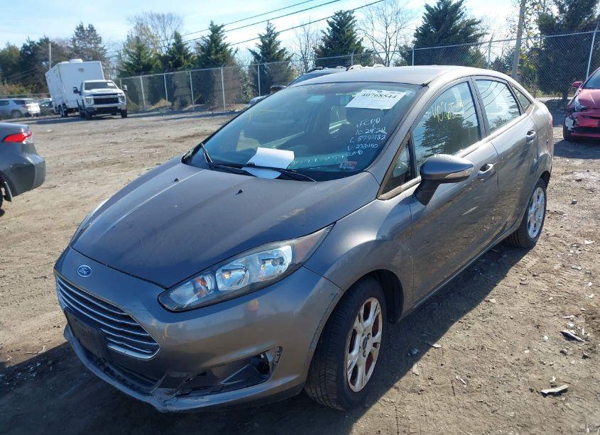 Photo 2 of 2014 Ford Fiesta SE (VIN 3FADP4BJ4EM233450)