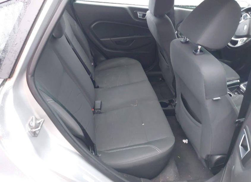 Photo 8 of 2015 Ford Fiesta SE (VIN 3FADP4BJ4FM187538)