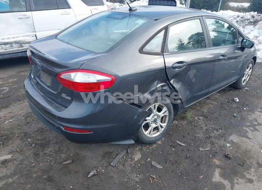 Photo 4 of 2015 Ford Fiesta SE (VIN 3FADP4BJ4FM189953)