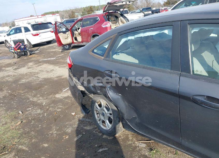 Photo 6 of 2015 Ford Fiesta SE (VIN 3FADP4BJ4FM189953)