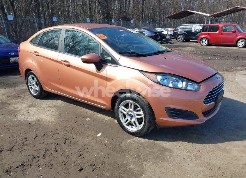 2017 Ford Fiesta SE (VIN 3FADP4BJ4HM158737) main photo