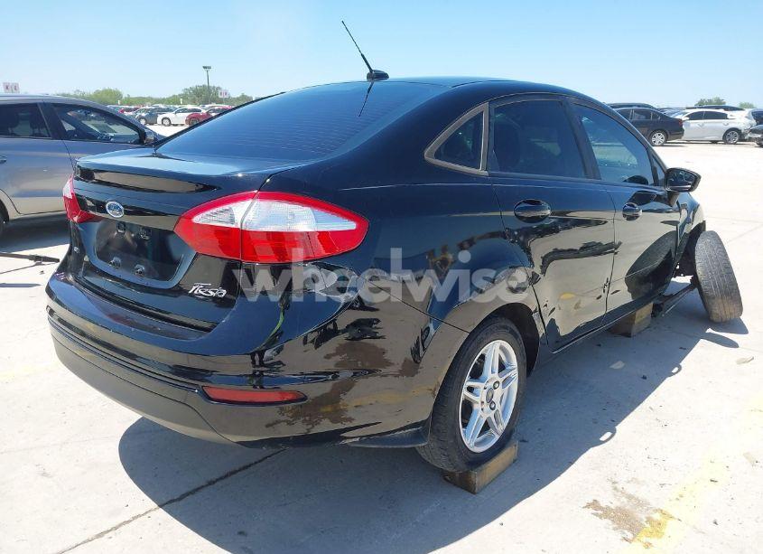 Photo 4 of 2017 Ford Fiesta SE (VIN 3FADP4BJ4HM164103)