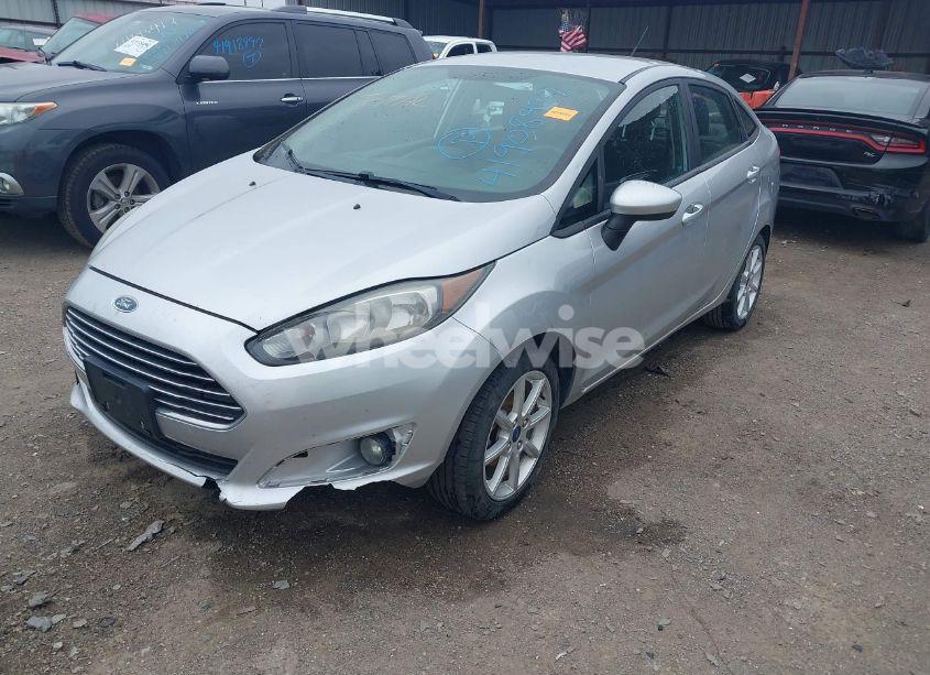 Photo 2 of 2019 Ford Fiesta SE (VIN 3FADP4BJ4KM105799)