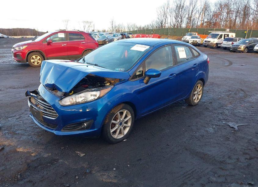 Photo 2 of 2019 Ford Fiesta SE (VIN 3FADP4BJ4KM124238)