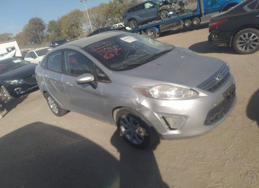 2011 Ford Fiesta SE (VIN 3FADP4BJ5BM156423) main photo