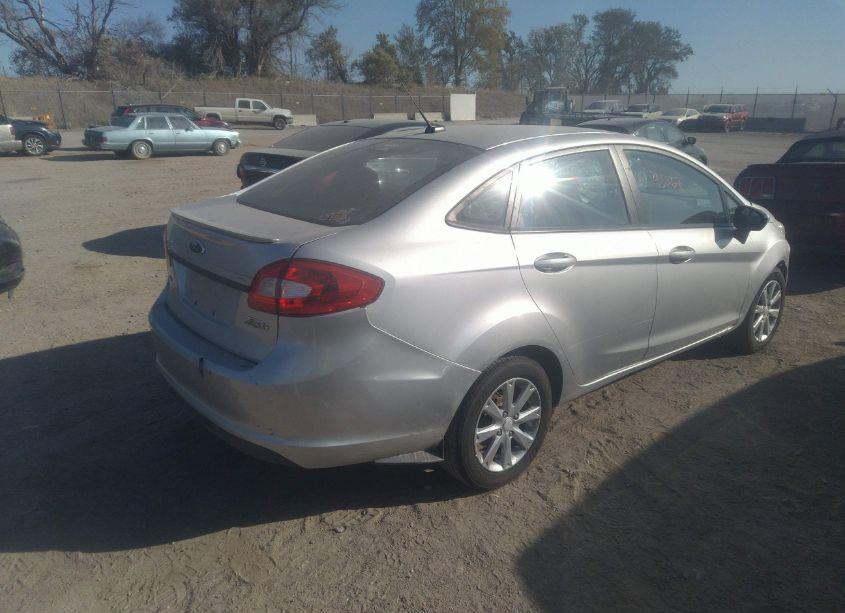 Photo 4 of 2011 Ford Fiesta SE (VIN 3FADP4BJ5BM156423)