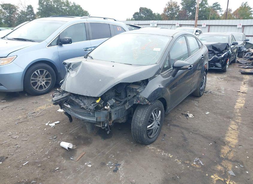 Photo 2 of 2013 Ford Fiesta SE (VIN 3FADP4BJ5DM220298)