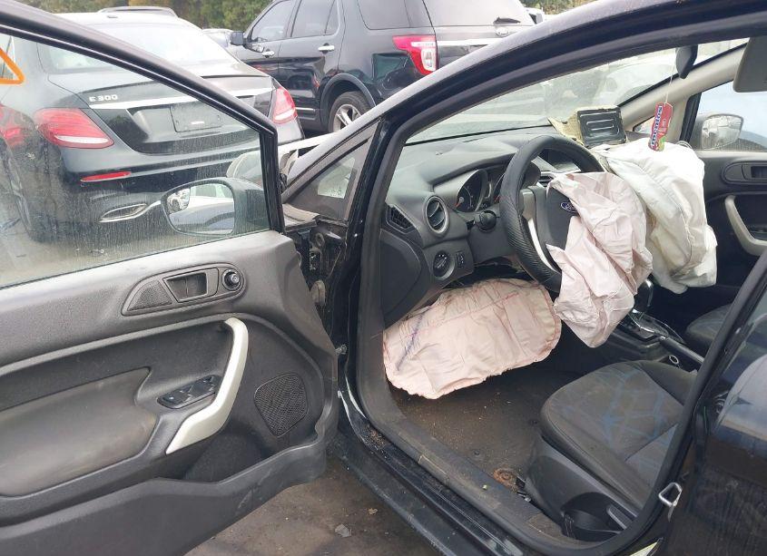 Photo 5 of 2013 Ford Fiesta SE (VIN 3FADP4BJ5DM220298)