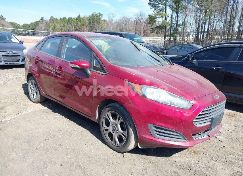 2014 Ford Fiesta SE (VIN 3FADP4BJ5EM114418) main photo