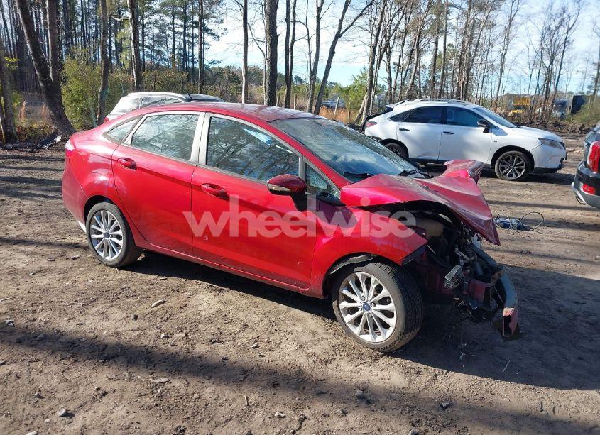 2014 Ford Fiesta SE (VIN 3FADP4BJ5EM122728) main photo