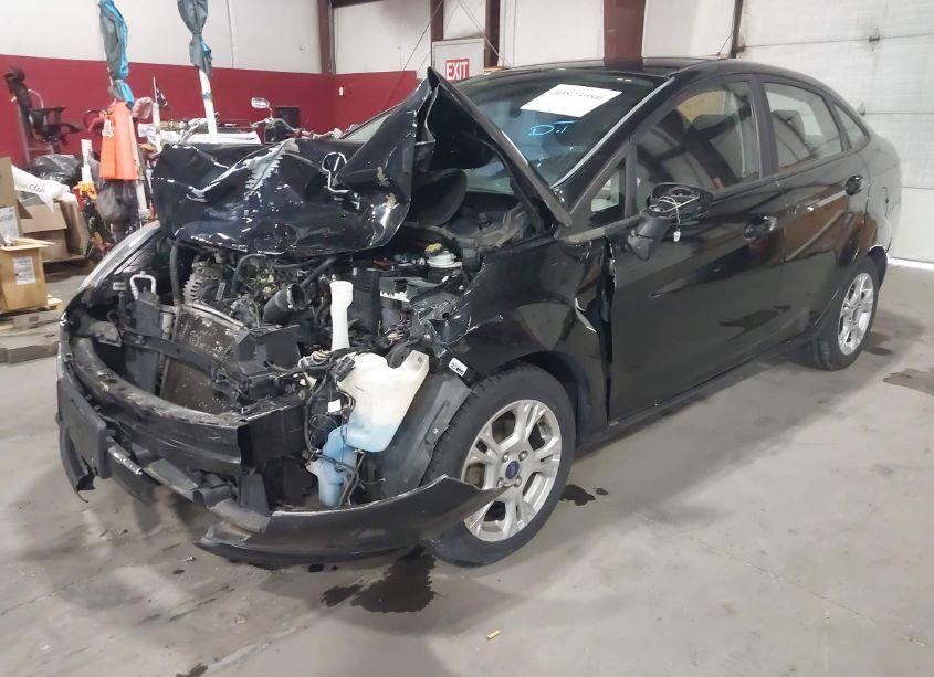 Photo 2 of 2014 Ford Fiesta SE (VIN 3FADP4BJ5EM139786)