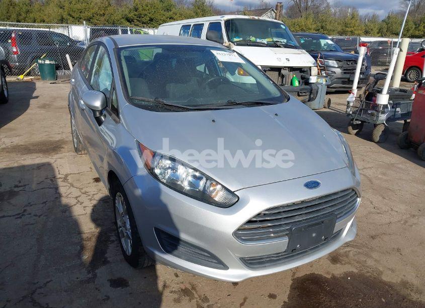 2014 Ford Fiesta SE (VIN 3FADP4BJ5EM190625) main photo