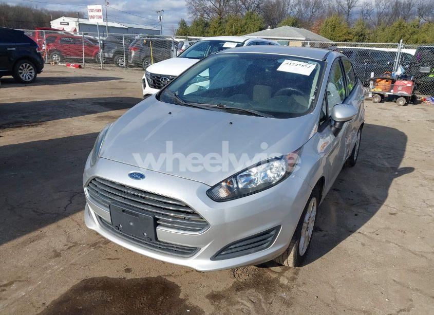 Photo 2 of 2014 Ford Fiesta SE (VIN 3FADP4BJ5EM190625)
