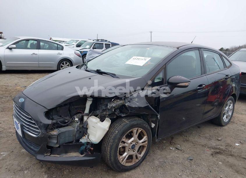 Photo 2 of 2014 Ford Fiesta SE (VIN 3FADP4BJ5EM205205)