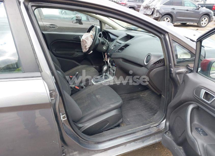 Photo 5 of 2014 Ford Fiesta SE (VIN 3FADP4BJ5EM220996)