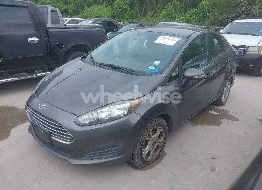 Photo 2 of 2015 Ford Fiesta SE (VIN 3FADP4BJ5FM101119)