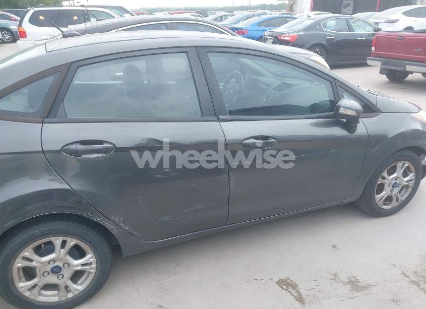 Photo 6 of 2015 Ford Fiesta SE (VIN 3FADP4BJ5FM101119)