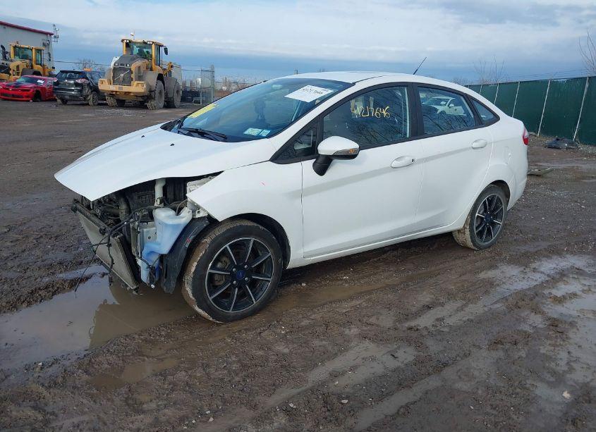 Photo 2 of 2016 Ford Fiesta SE (VIN 3FADP4BJ5GM113837)