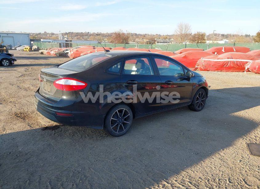 Photo 4 of 2016 Ford Fiesta SE (VIN 3FADP4BJ5GM162262)