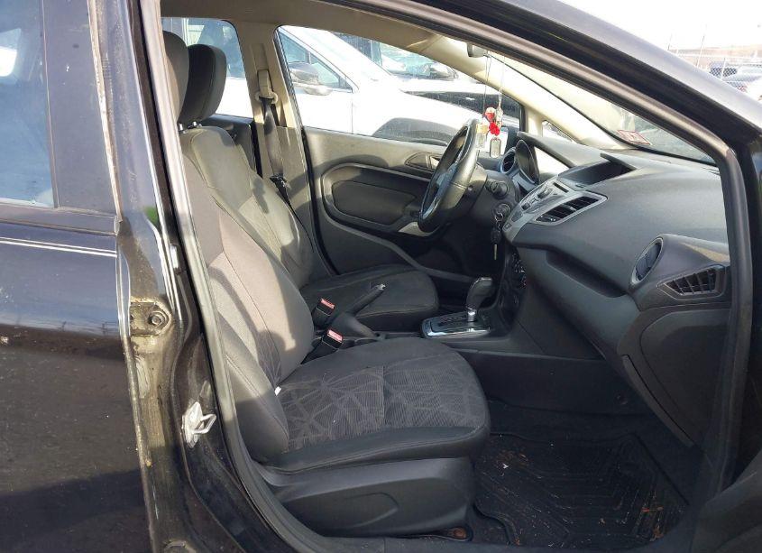 Photo 5 of 2011 Ford Fiesta SE (VIN 3FADP4BJ6BM101012)