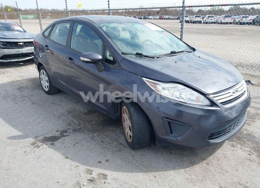 2013 Ford Fiesta SE (VIN 3FADP4BJ6DM171418) main photo