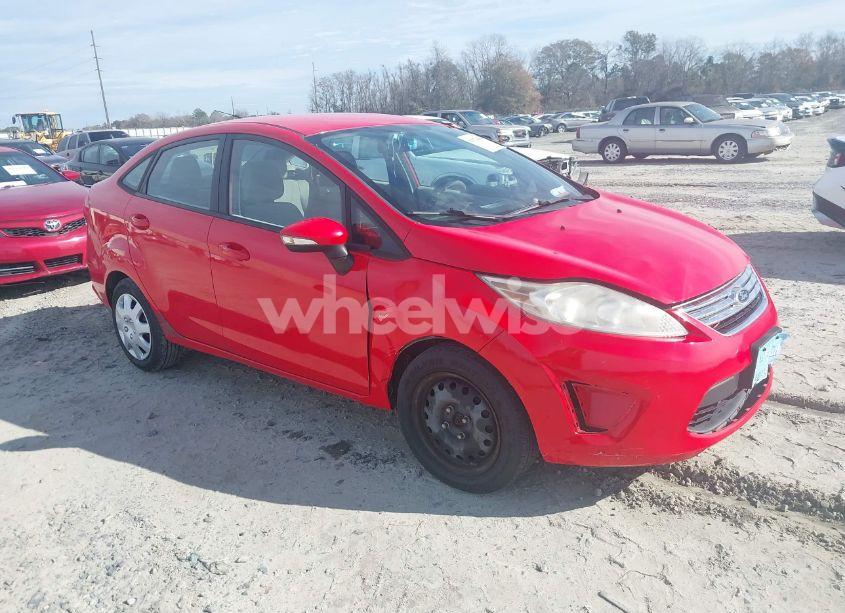 2013 Ford Fiesta SE (VIN 3FADP4BJ6DM204661) main photo