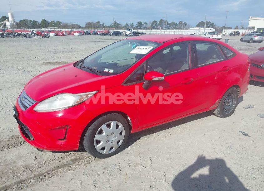 Photo 2 of 2013 Ford Fiesta SE (VIN 3FADP4BJ6DM204661)