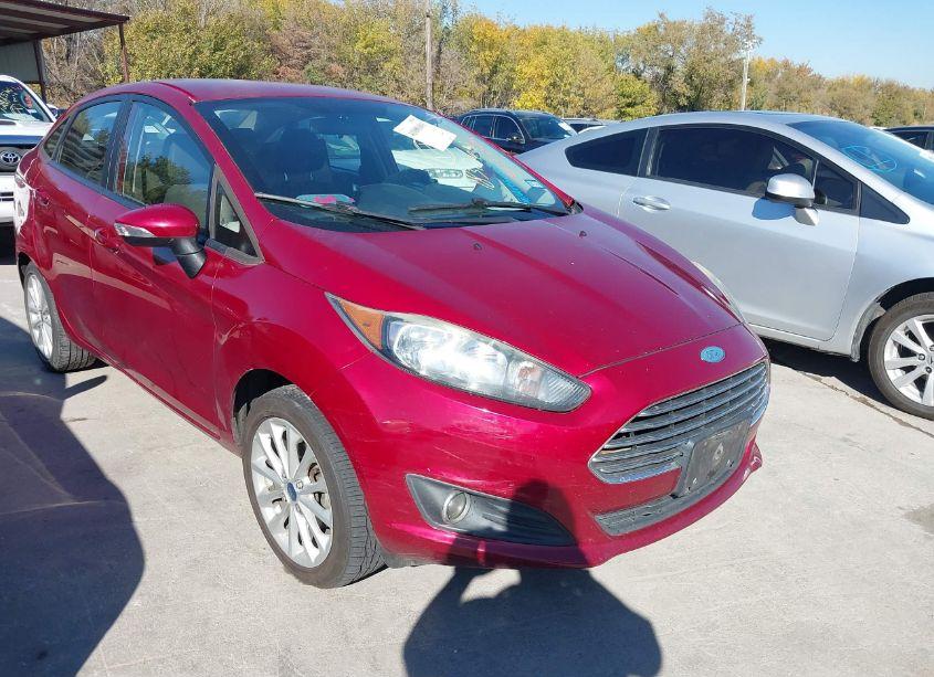 2014 Ford Fiesta SE (VIN 3FADP4BJ6EM110670) main photo