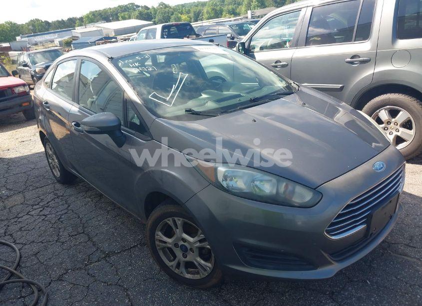 2014 Ford Fiesta SE (VIN 3FADP4BJ6EM186051) main photo