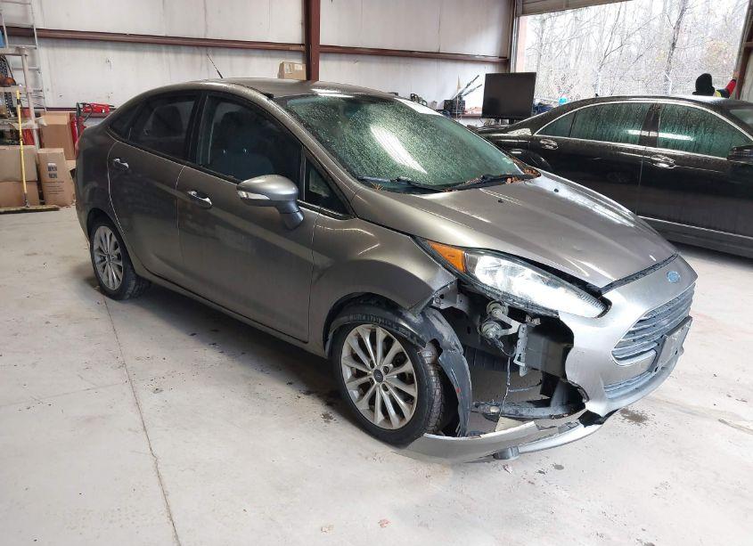 2014 Ford Fiesta SE (VIN 3FADP4BJ6EM189578) main photo