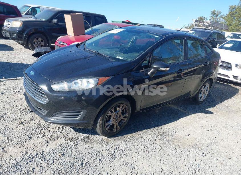 Photo 2 of 2015 Ford Fiesta SE (VIN 3FADP4BJ6FM104398)