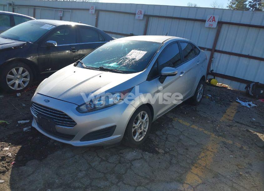Photo 2 of 2015 Ford Fiesta SE (VIN 3FADP4BJ6FM117460)