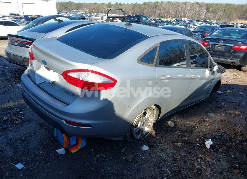 Photo 4 of 2015 Ford Fiesta SE (VIN 3FADP4BJ6FM117460)