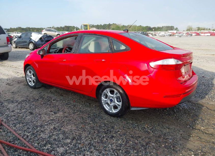 Photo 3 of 2015 Ford Fiesta SE (VIN 3FADP4BJ6FM132489)
