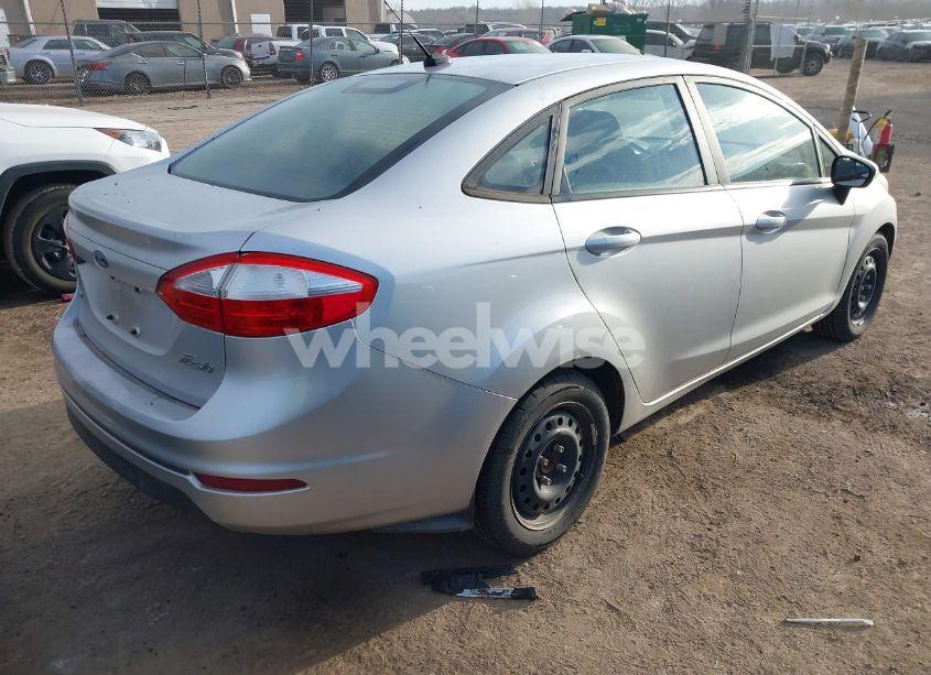 Photo 4 of 2015 Ford Fiesta SE (VIN 3FADP4BJ6FM178971)