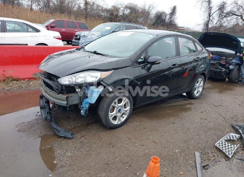 Photo 2 of 2015 Ford Fiesta SE (VIN 3FADP4BJ6FM190182)