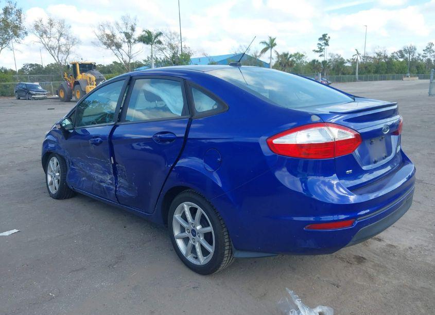 Photo 3 of 2015 Ford Fiesta SE (VIN 3FADP4BJ6FM196709)