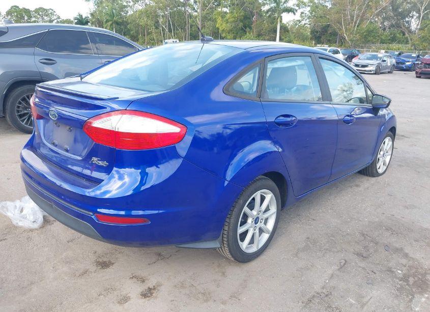 Photo 4 of 2015 Ford Fiesta SE (VIN 3FADP4BJ6FM196709)