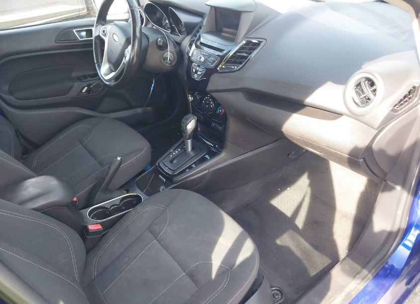 Photo 5 of 2015 Ford Fiesta SE (VIN 3FADP4BJ6FM196709)