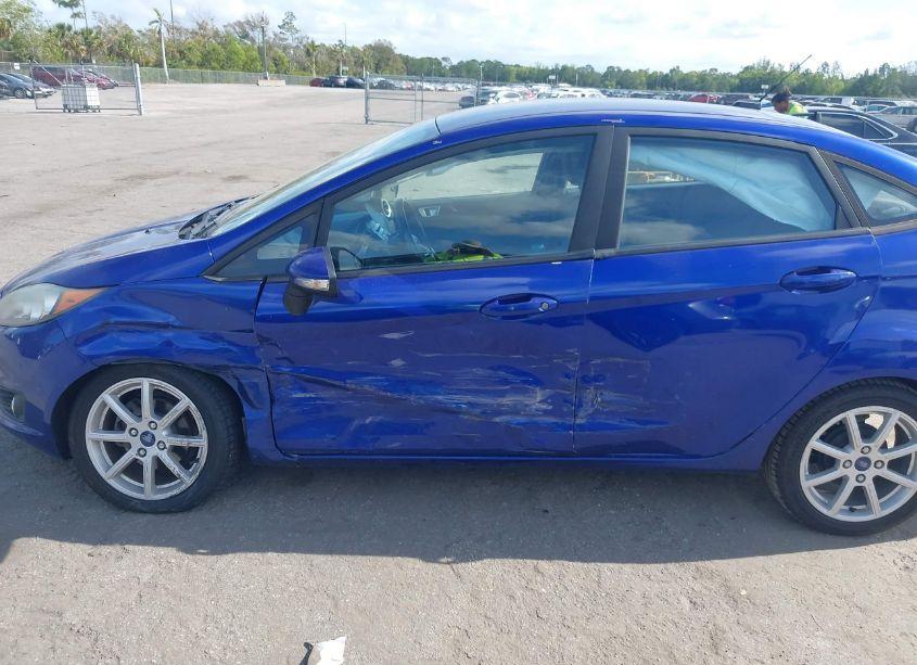 Photo 6 of 2015 Ford Fiesta SE (VIN 3FADP4BJ6FM196709)