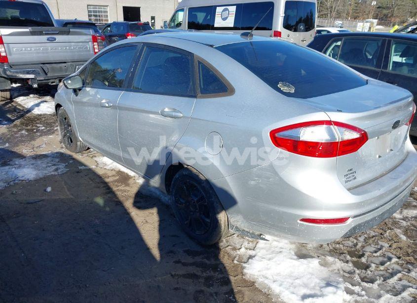 Photo 3 of 2015 Ford Fiesta SE (VIN 3FADP4BJ6FM204601)