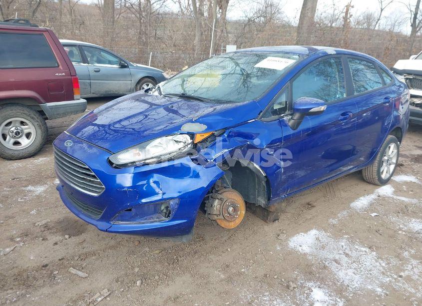 Photo 2 of 2015 Ford Fiesta SE (VIN 3FADP4BJ6FM208826)