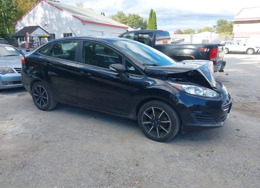 2017 Ford Fiesta SE (VIN 3FADP4BJ6HM165494) main photo