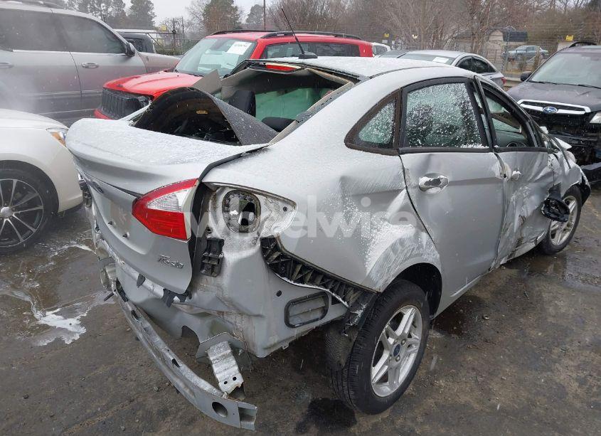 Photo 6 of 2019 Ford Fiesta SE (VIN 3FADP4BJ6KM112818)