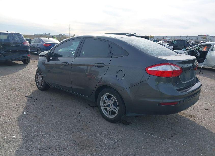 Photo 3 of 2019 Ford Fiesta SE (VIN 3FADP4BJ6KM118005)