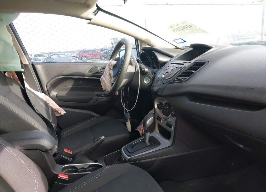 Photo 5 of 2019 Ford Fiesta SE (VIN 3FADP4BJ6KM118005)