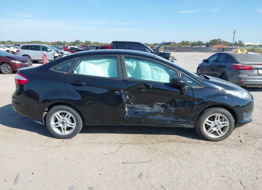 Photo 13 of 2019 Ford Fiesta SE (VIN 3FADP4BJ6KM127190)