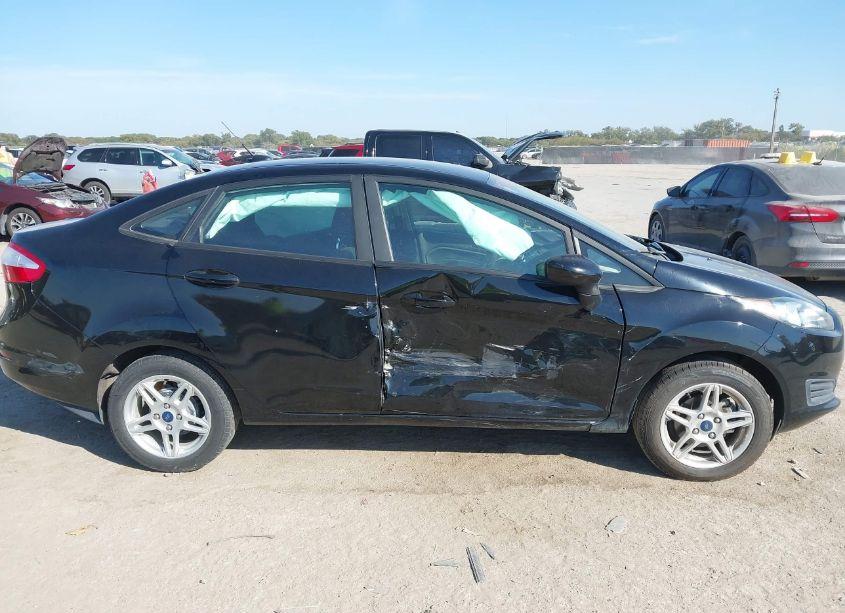 Photo 6 of 2019 Ford Fiesta SE (VIN 3FADP4BJ6KM127190)