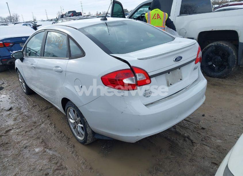 Photo 3 of 2013 Ford Fiesta SE (VIN 3FADP4BJ7DM176210)