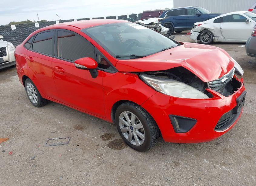 2013 Ford Fiesta SE (VIN 3FADP4BJ7DM214437) main photo